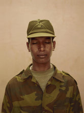 Load image into Gallery viewer, Toy Soldiers
