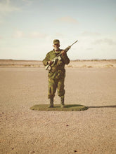 Load image into Gallery viewer, Toy Soldiers